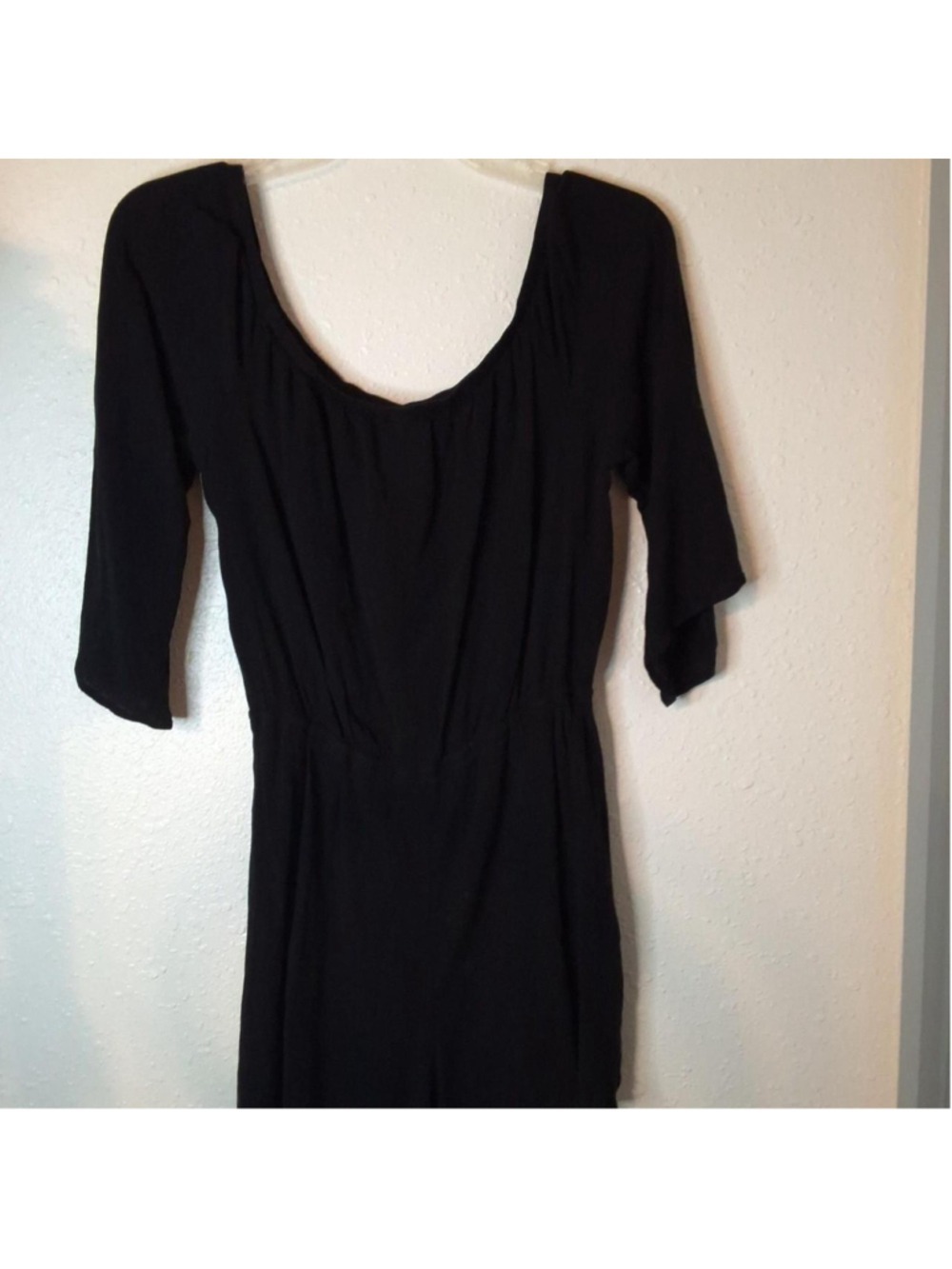 Black Kona Sol shorts romper with 3/4 sleeves and scoop neckline Size Medium - Picture 2 of 4